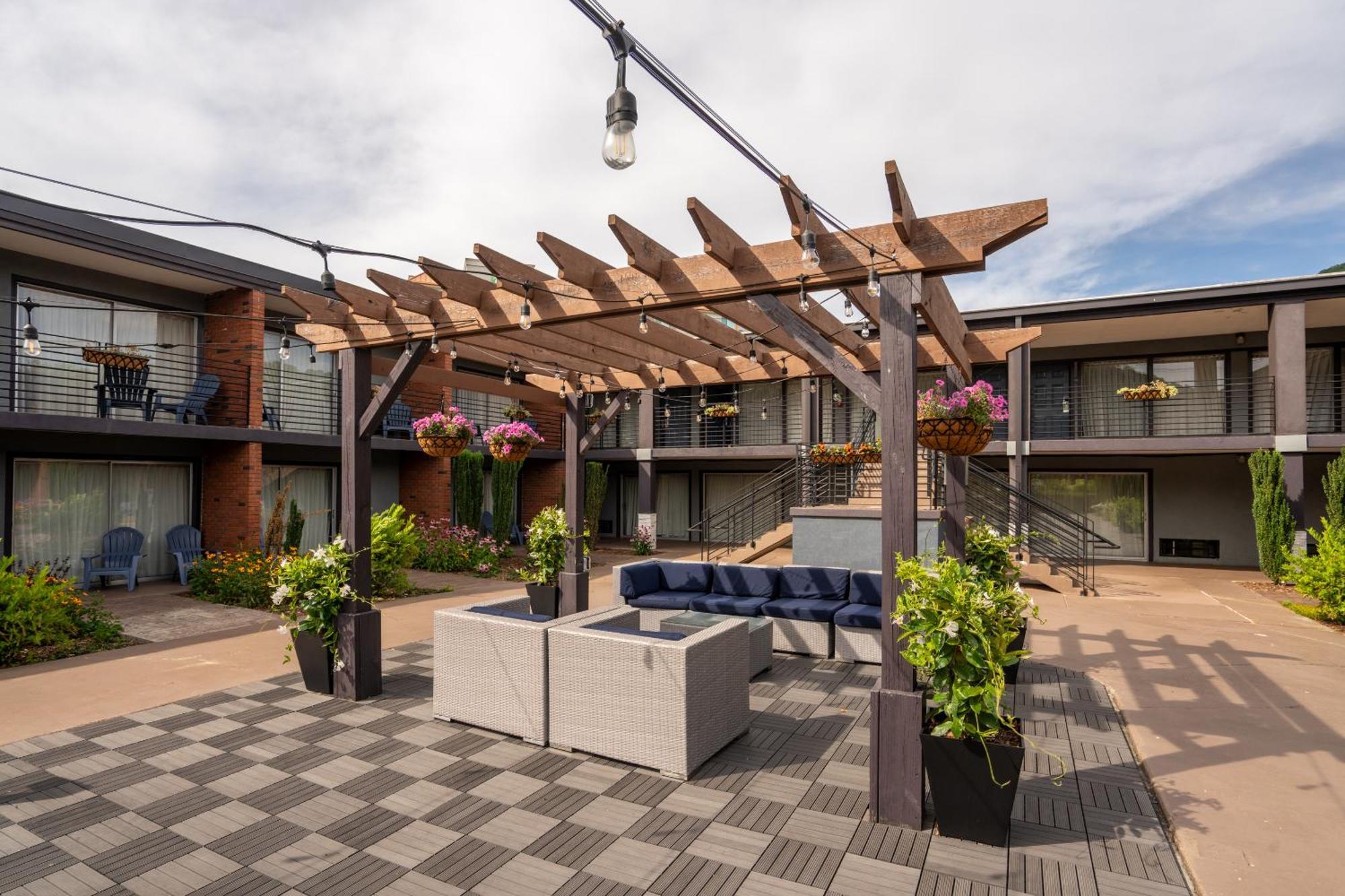 The Beaucatcher, A Boutique Motel Asheville