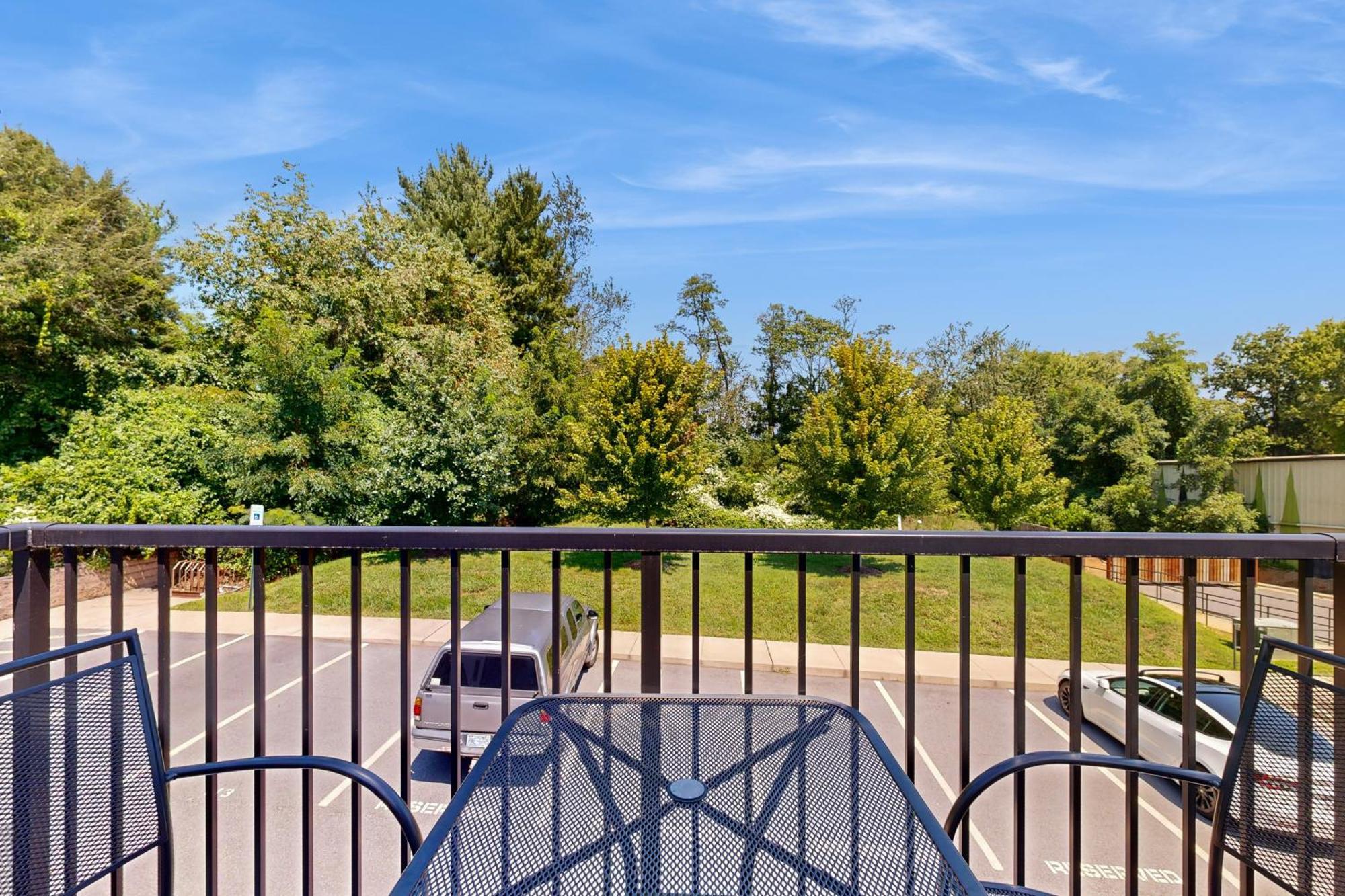 Haywood Chic Retreat Unit 215 Apartment *