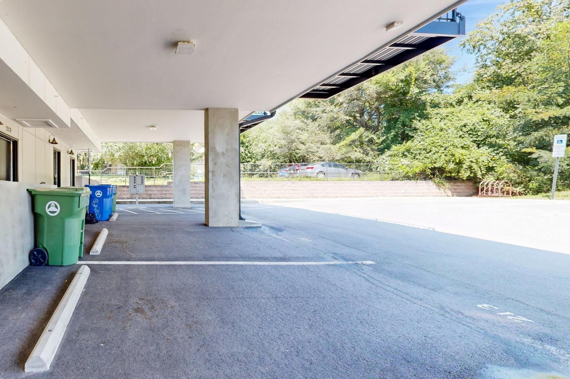 Apartment Haywood Chic Retreat Unit 215 Asheville