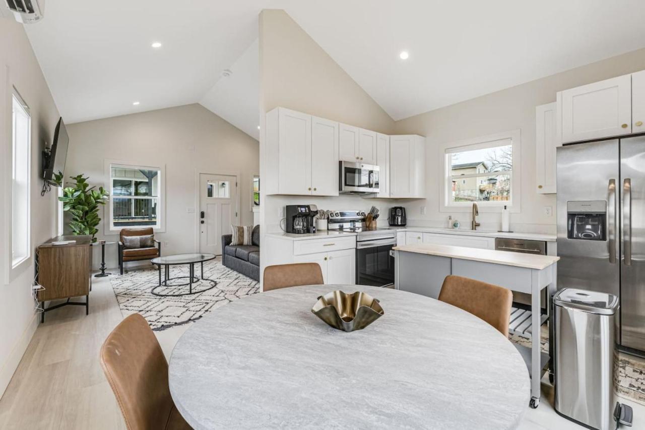 Holiday home New Designer 1 Bed Home, Walk To Biltmore Village Asheville