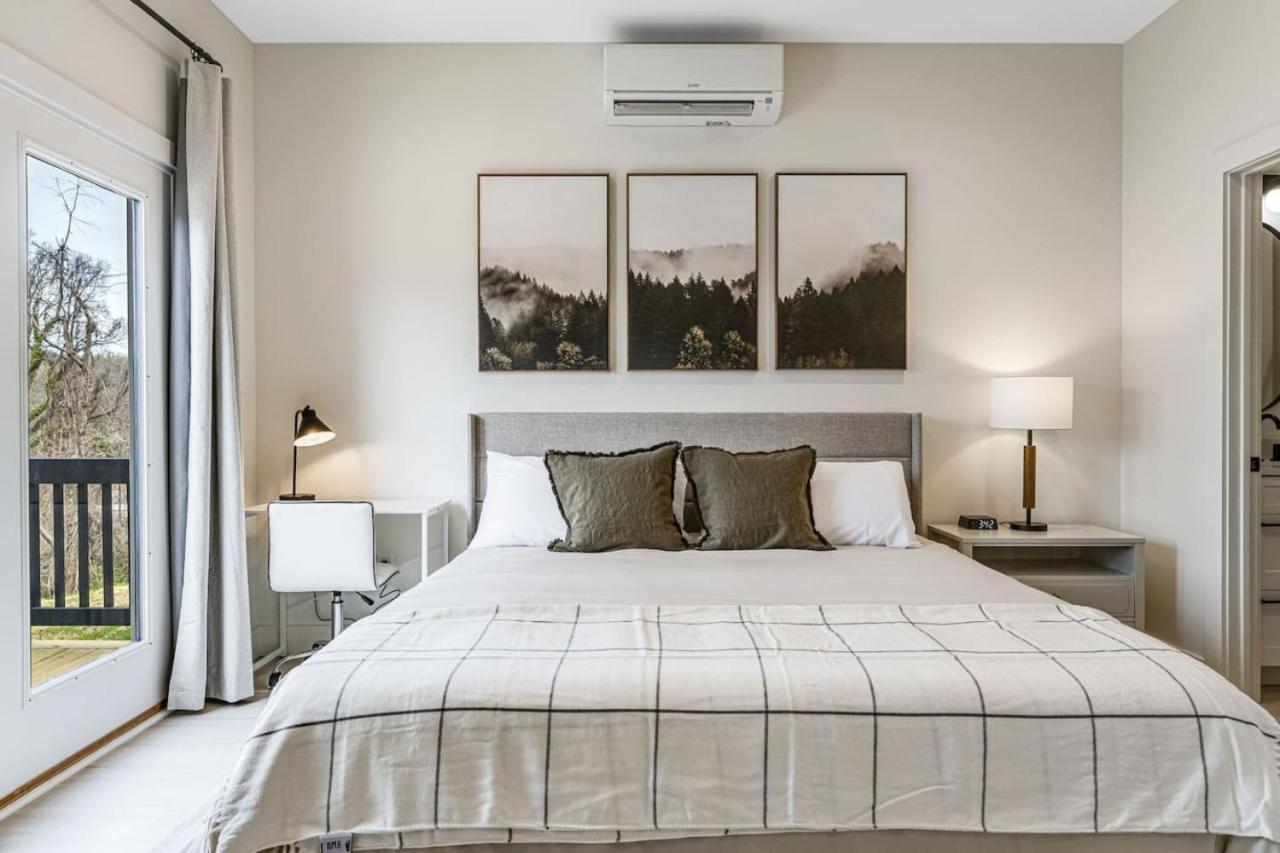 Holiday home New Designer 1 Bed Home, Walk To Biltmore Village