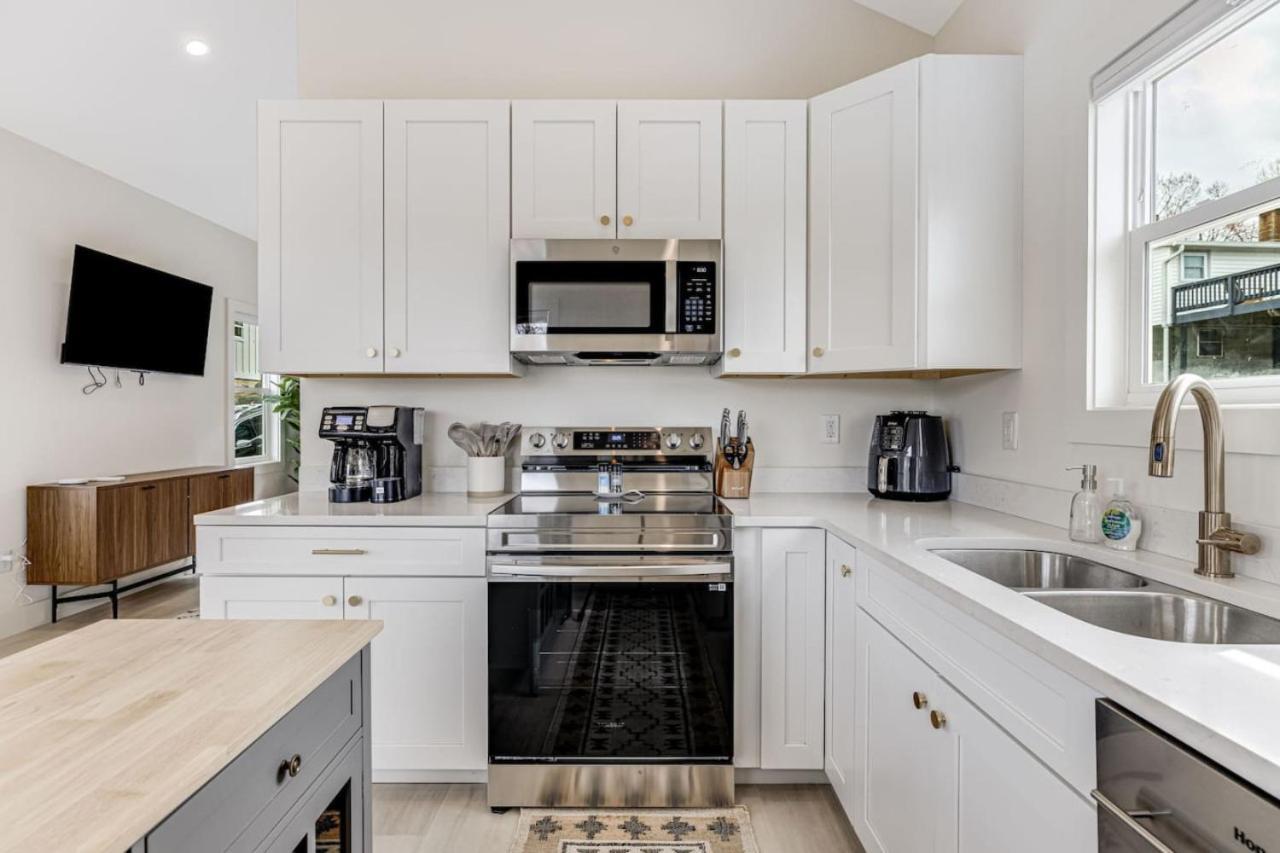 New Designer 1 Bed Home, Walk To Biltmore Village Asheville