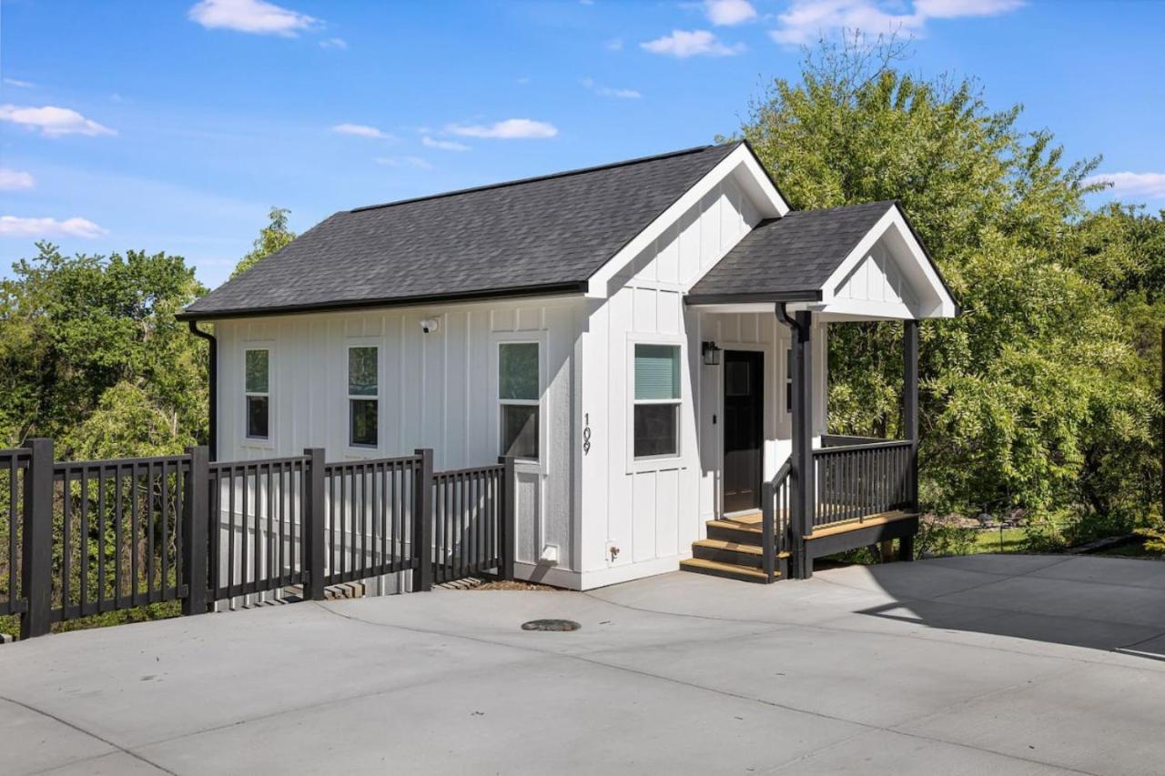 Holiday home Cozy, Lux 1 Bed Home, Sunny Deck, Walk To Biltmore Village *