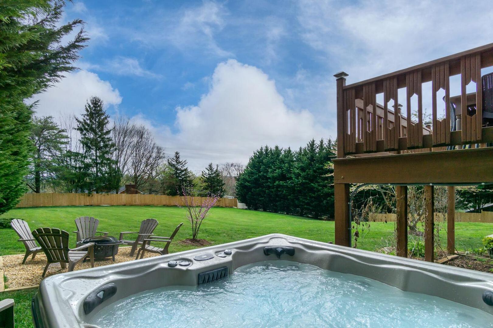 Premium Wifi! Luxurious In With Private Hot Tub! * Asheville
