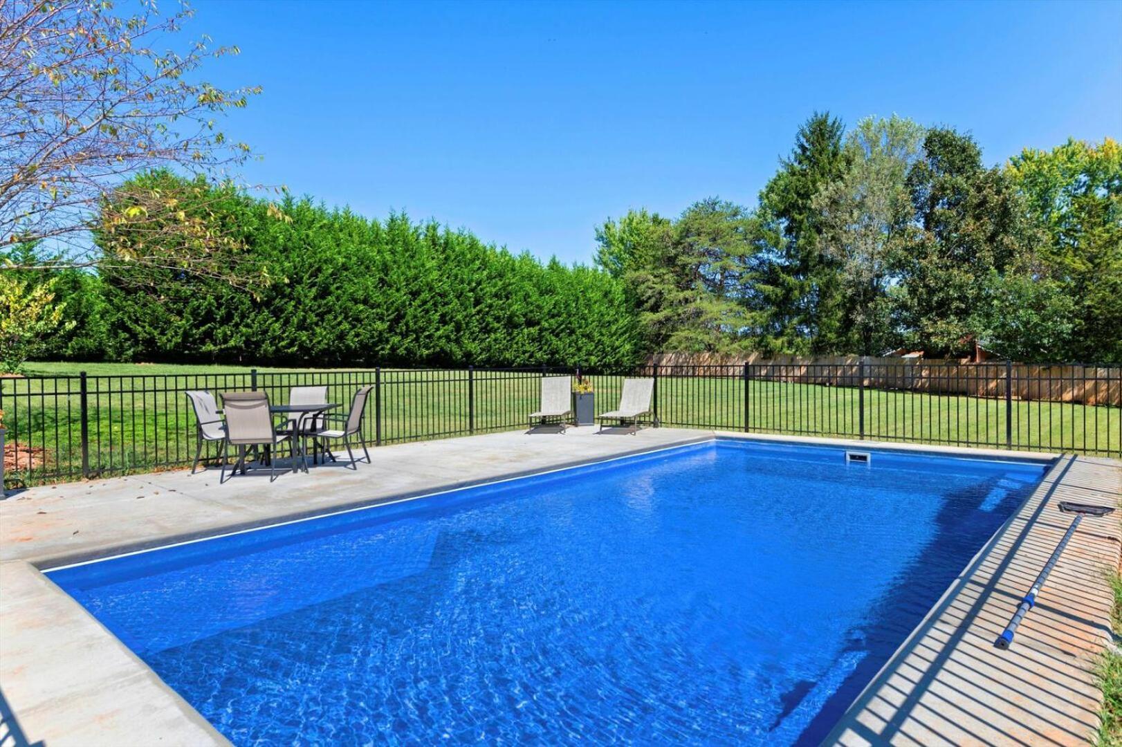 Holiday home Premium Wifi! Luxurious In With Private Hot Tub! Asheville