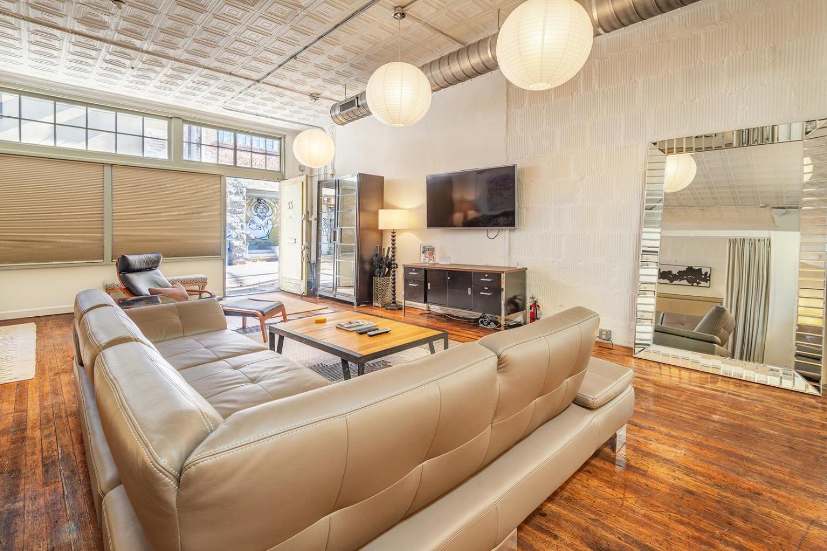 High-design Downtown Loft * Asheville