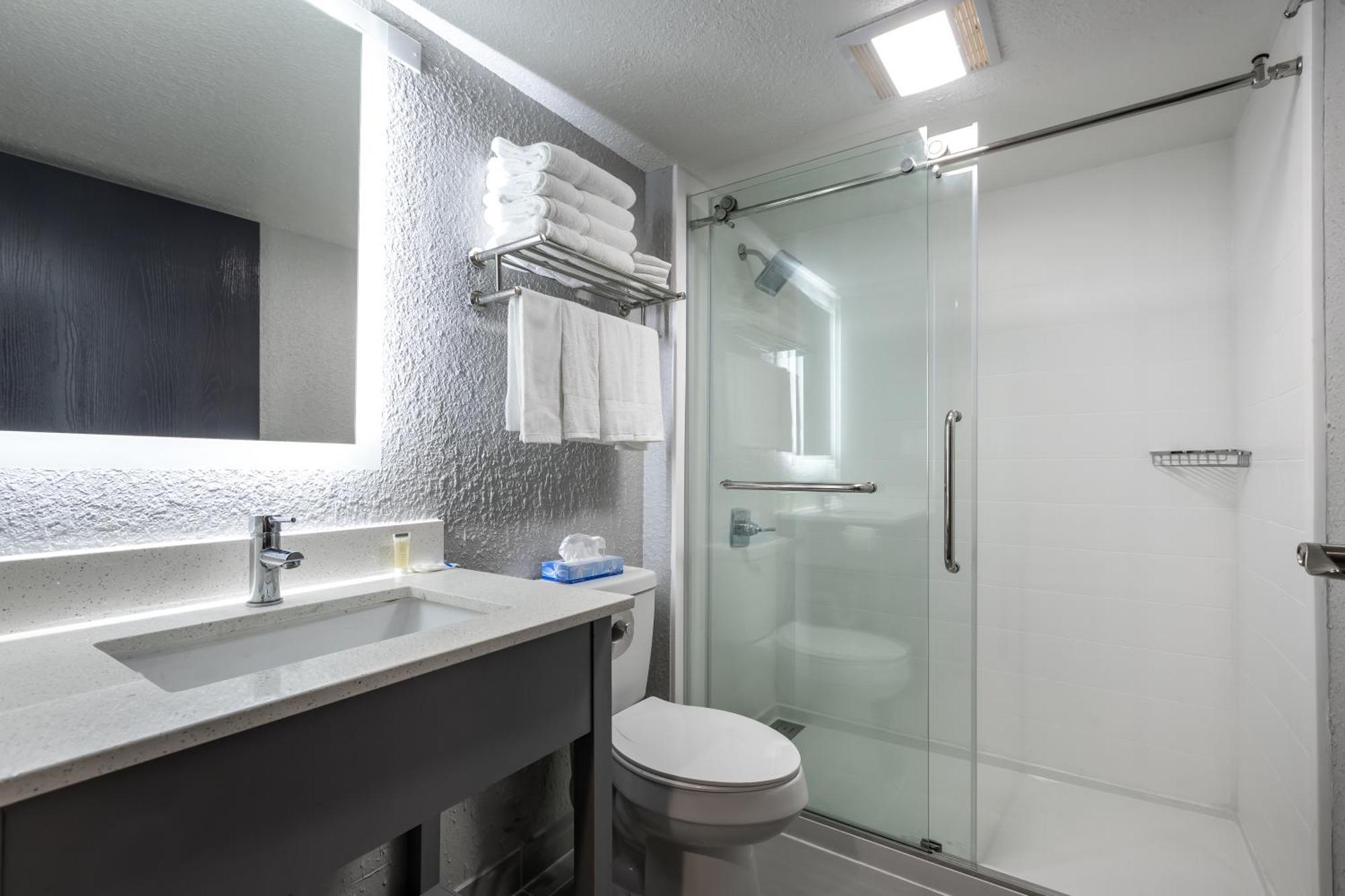 Rodeway & Near Outlet Mall - Hotel Asheville