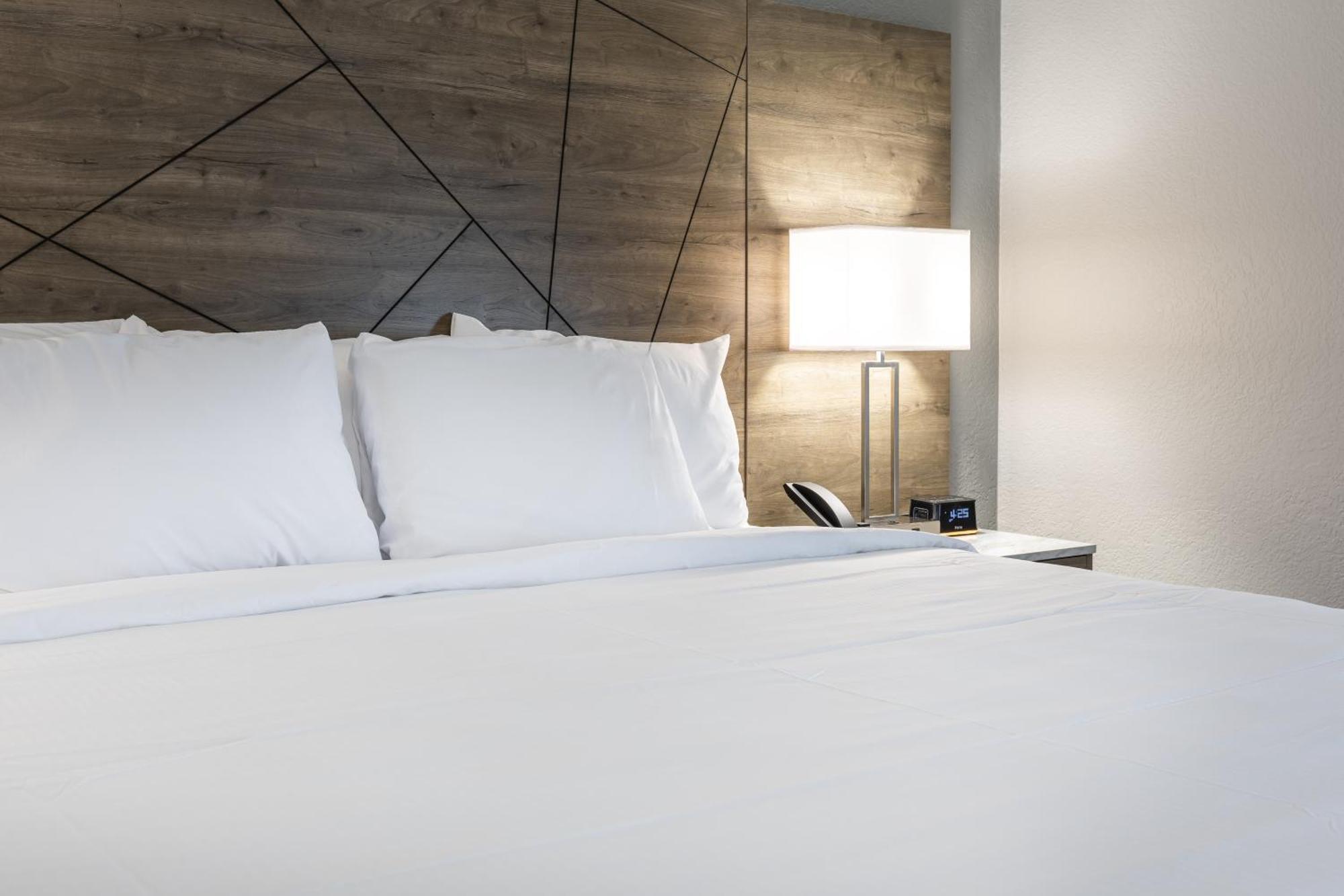 Rodeway & Near Outlet Mall - 2* Asheville