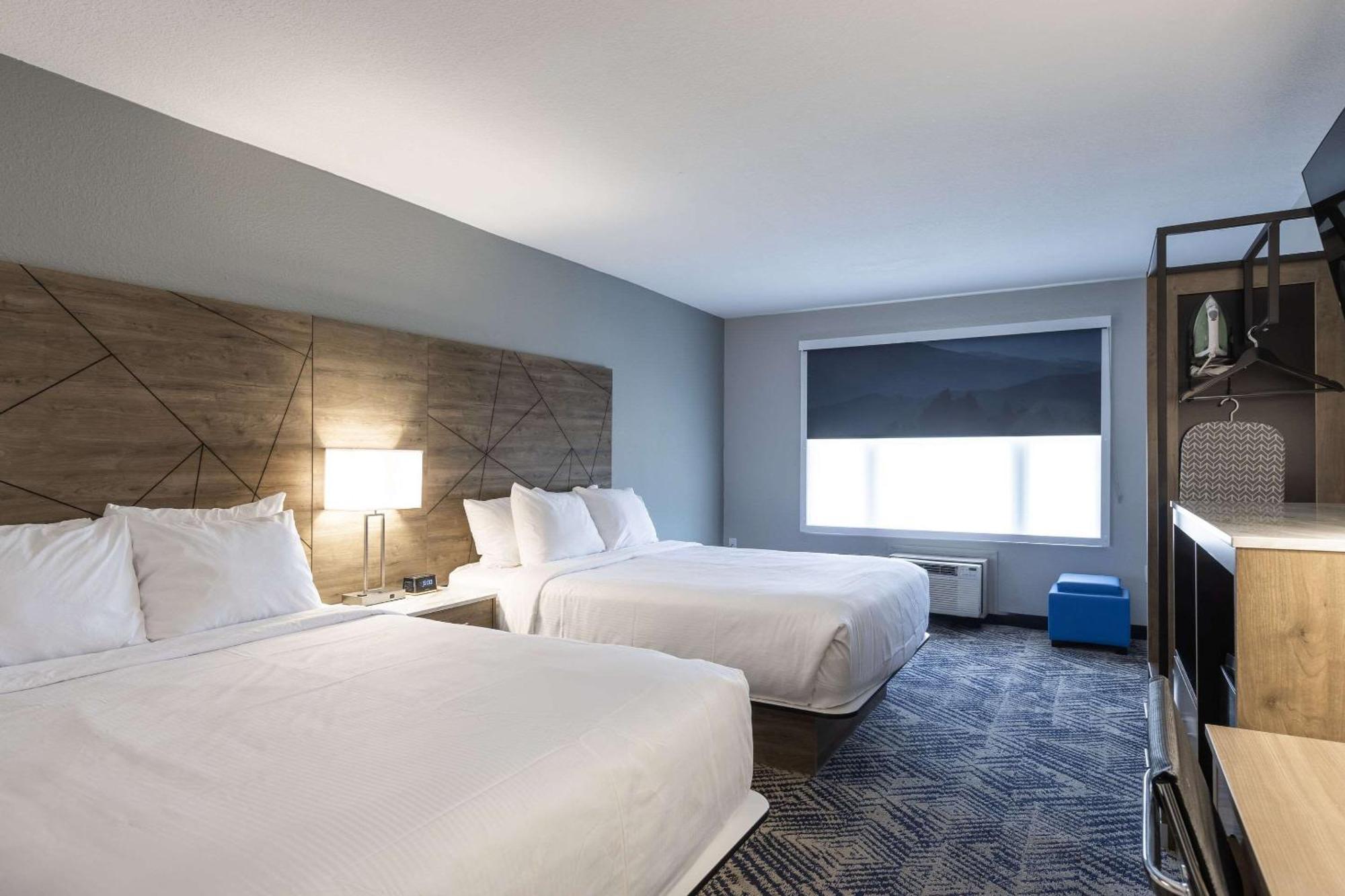 Hotel Rodeway & Near Outlet Mall -