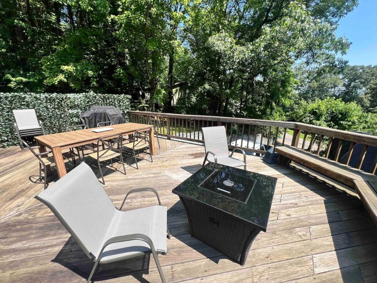 Midway Mountain Views Holiday home Asheville