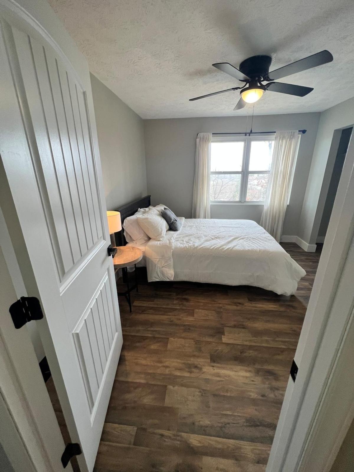 Midway Mountain Views Holiday home *