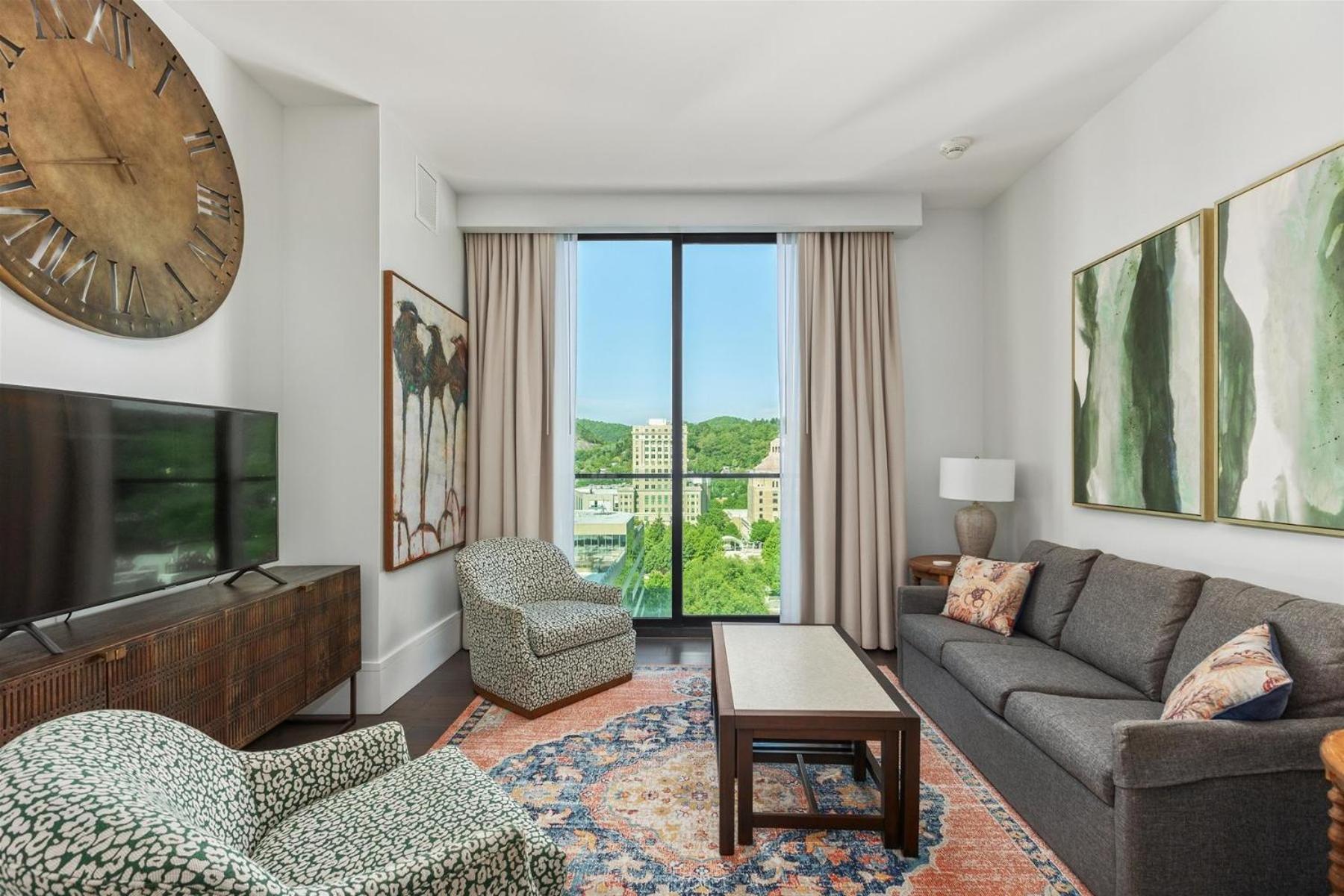 Apartment The Views Over Pack Square Park: Luxury Downtown Arras