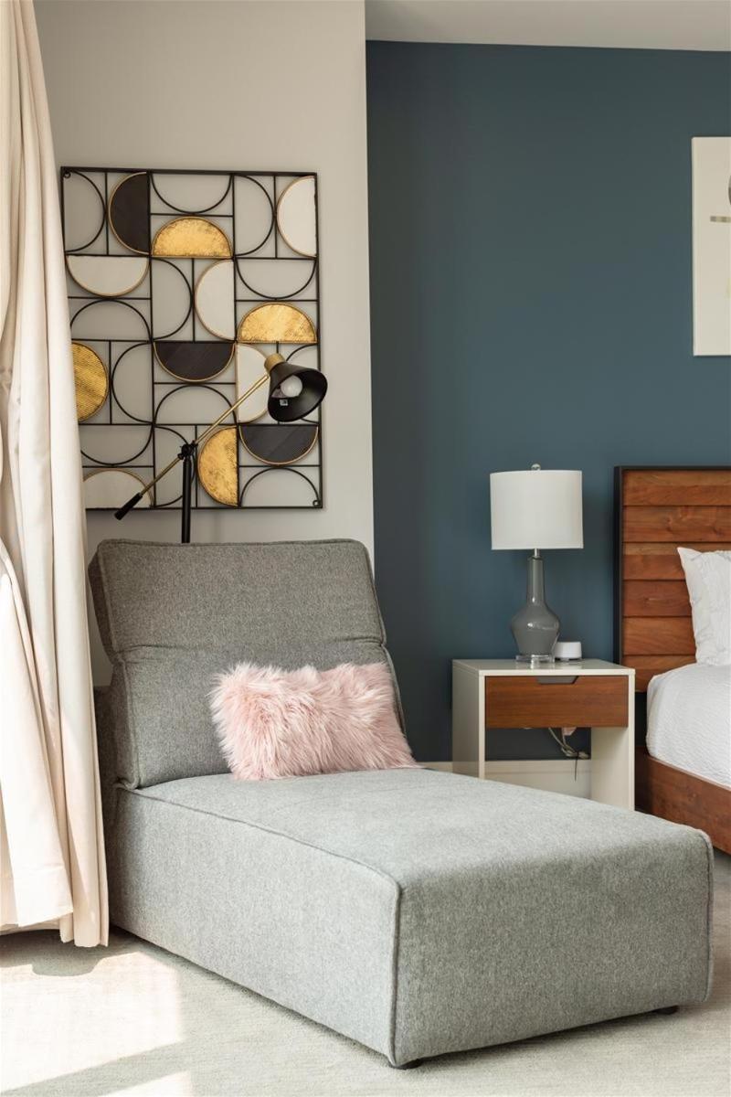 Southern Exposure Apartment *