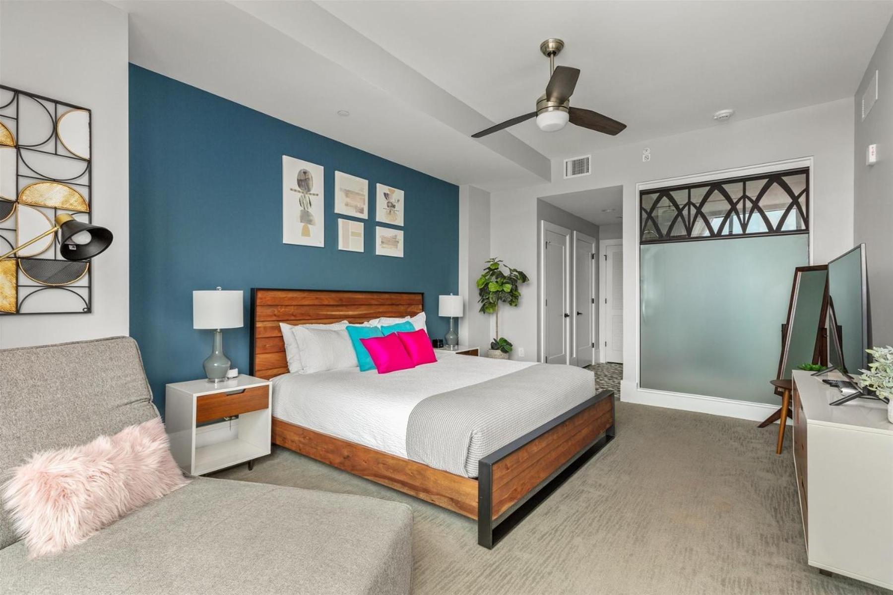 Southern Exposure Apartment