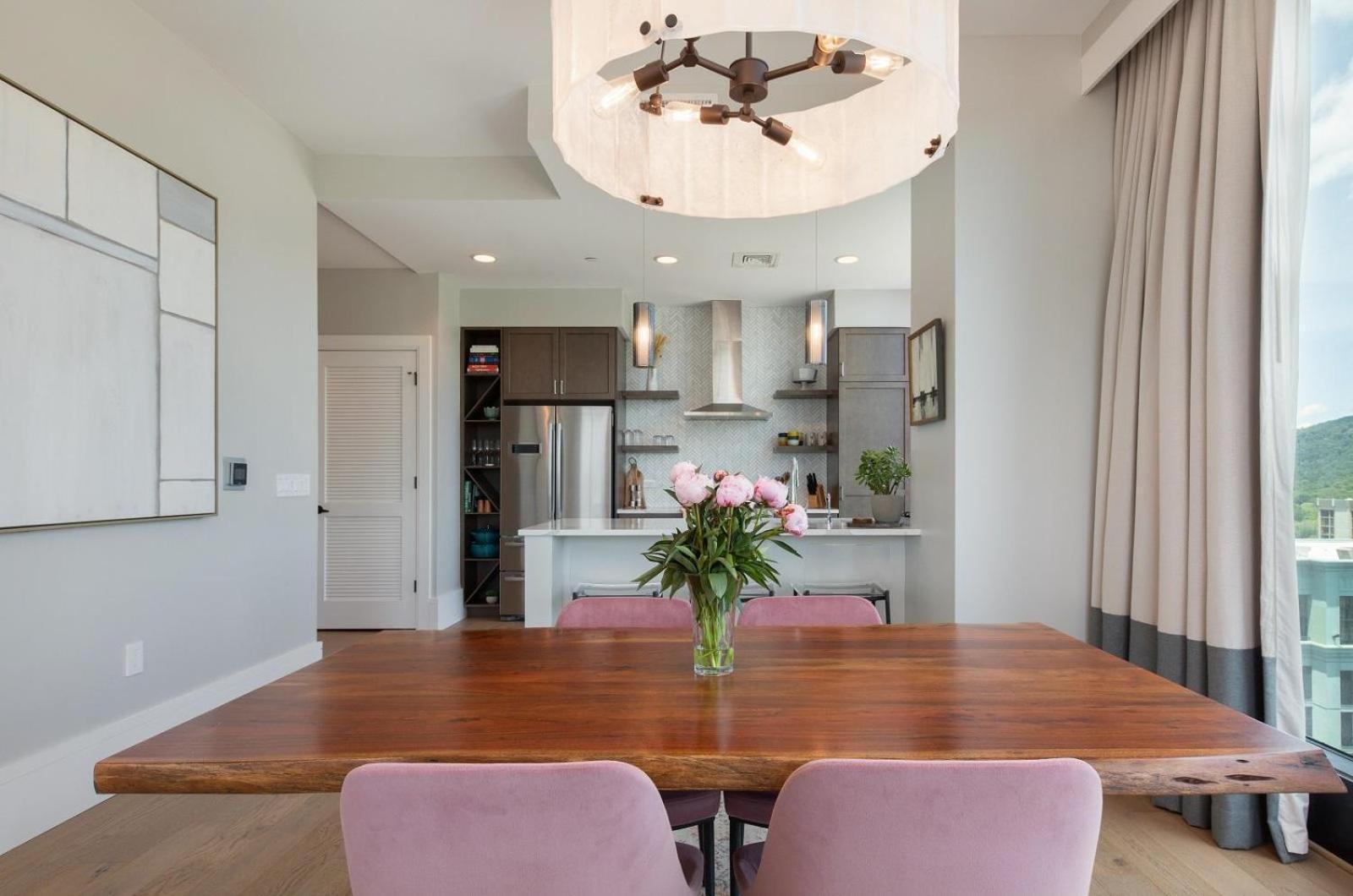 Arras Vacation Rentals: Luxury Downtown With Pack Square Views *