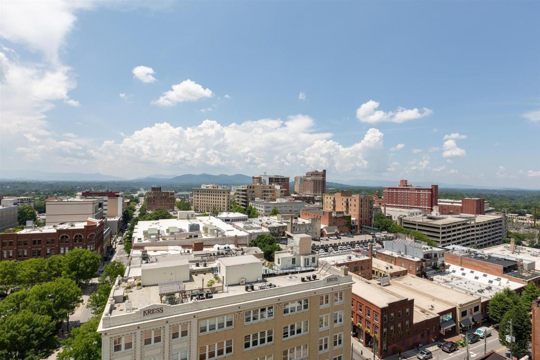 Endless Sunset Retreat: Luxury Downtown With Mountain Views *