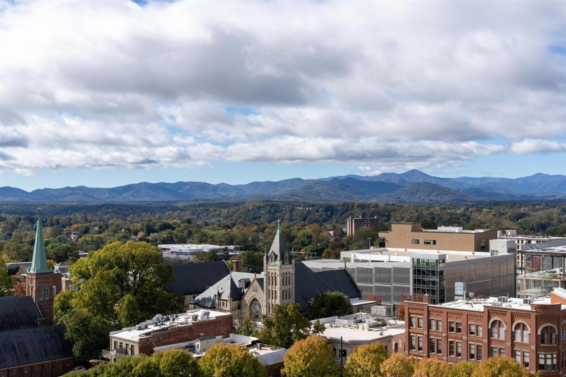 Apartment Endless Sunset Retreat: Luxury Downtown With Mountain Views Asheville