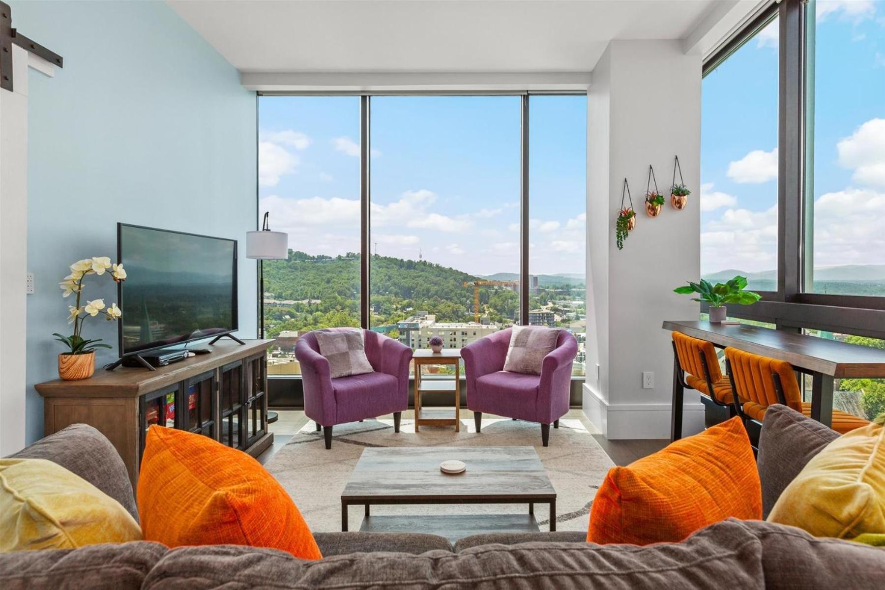 Apartment Endless Sunset Retreat: Luxury Downtown With Mountain Views Asheville