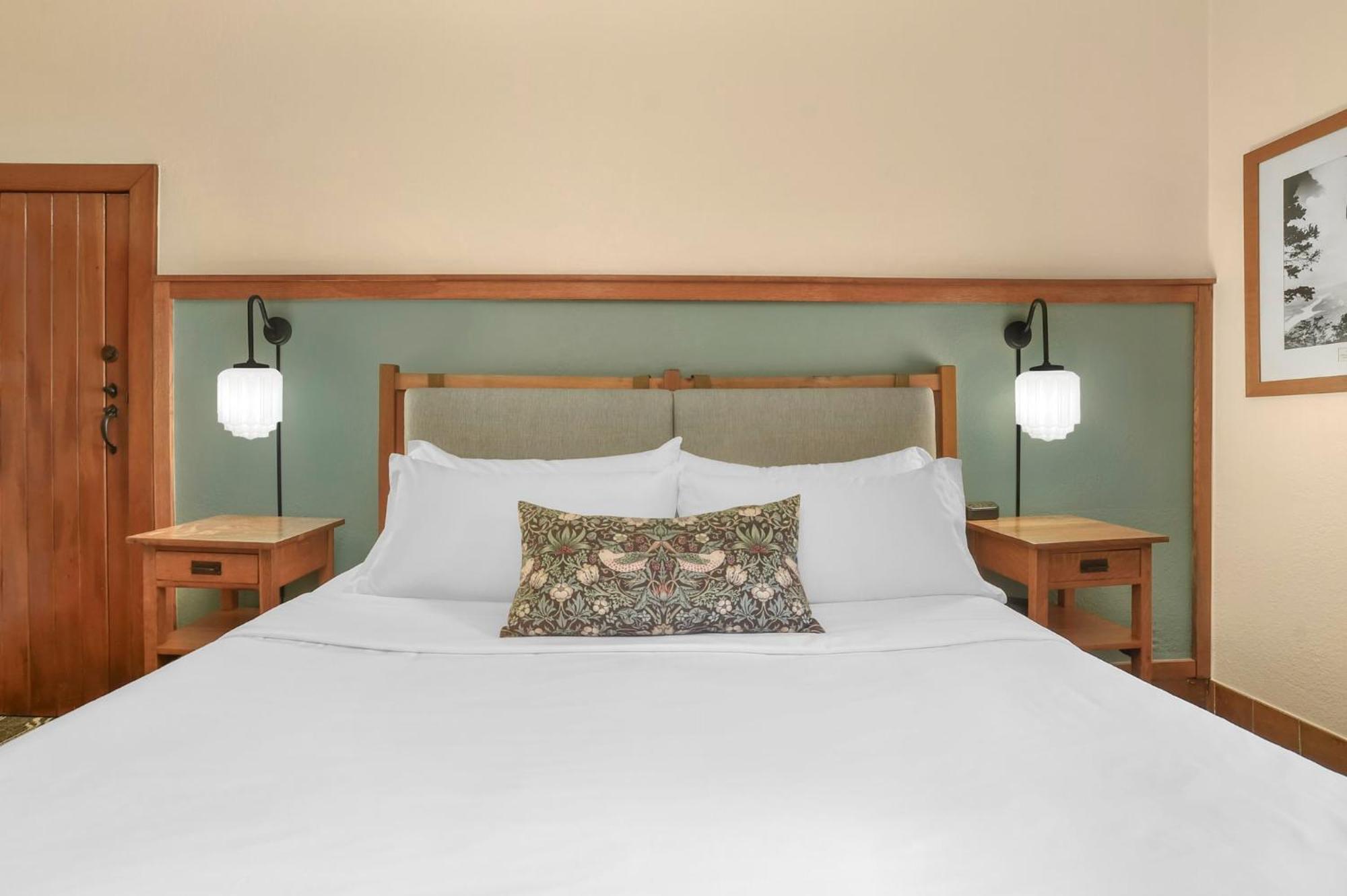 The Omni Grove Park & - Resort Asheville