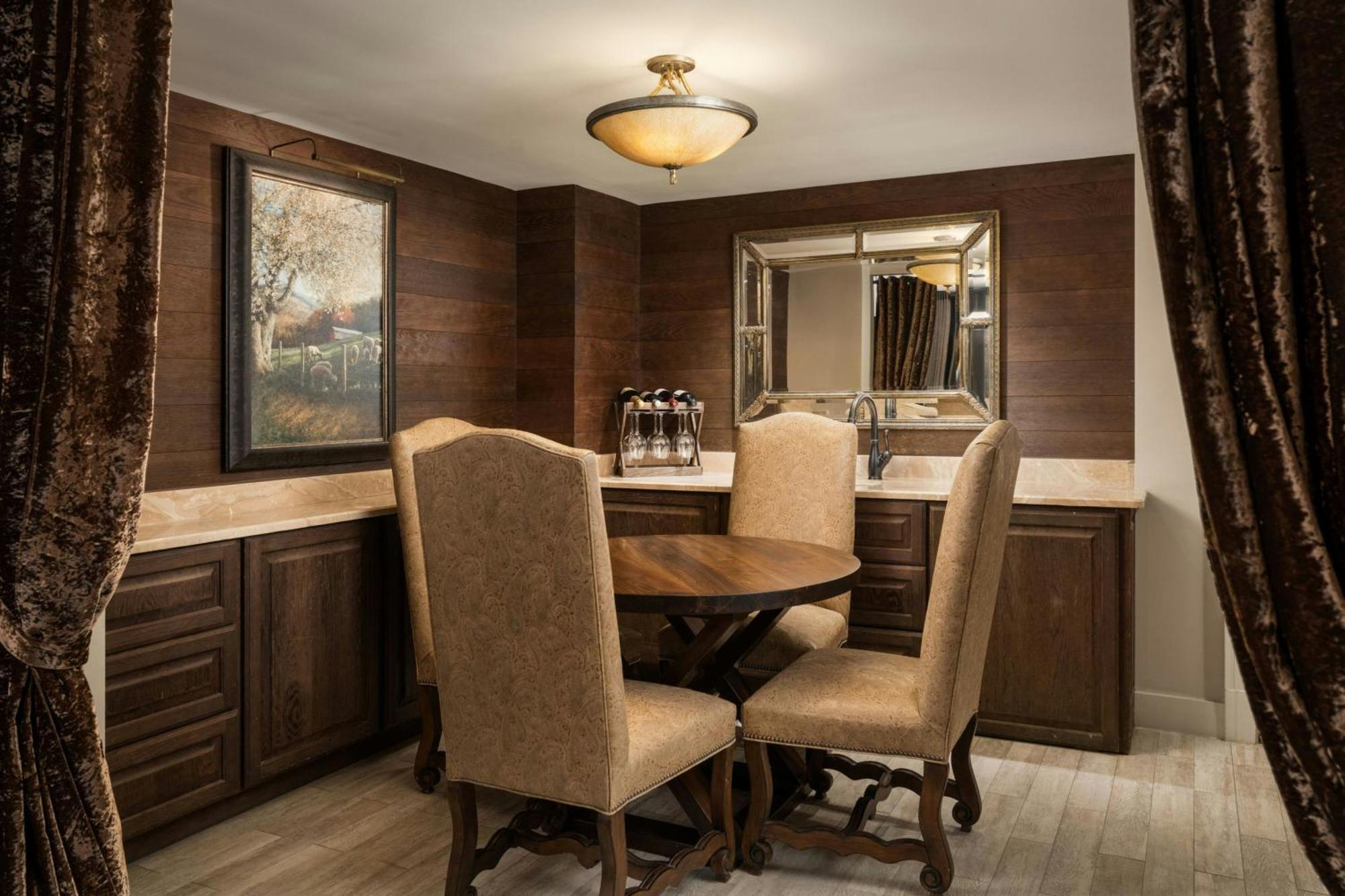 Grand Bohemian Asheville, Autograph Collection 4*