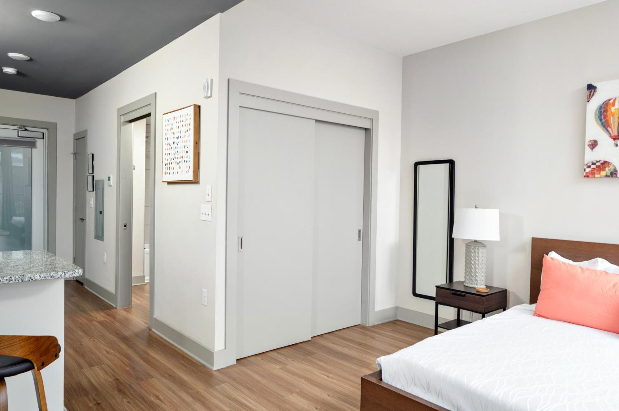 Hotel River Row *