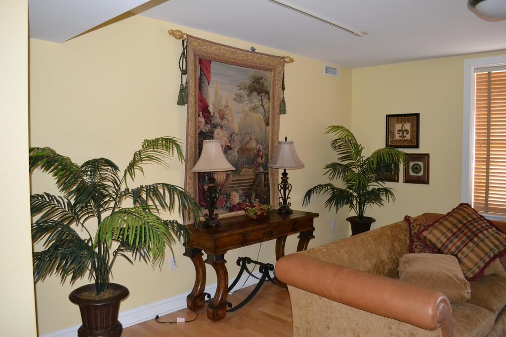 Posh, The Boutique At Biltmore Village 3* Asheville