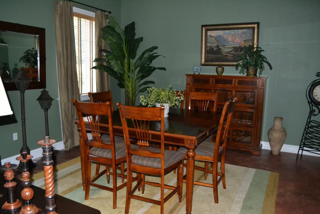 Posh, The Boutique At Biltmore Village 3*
