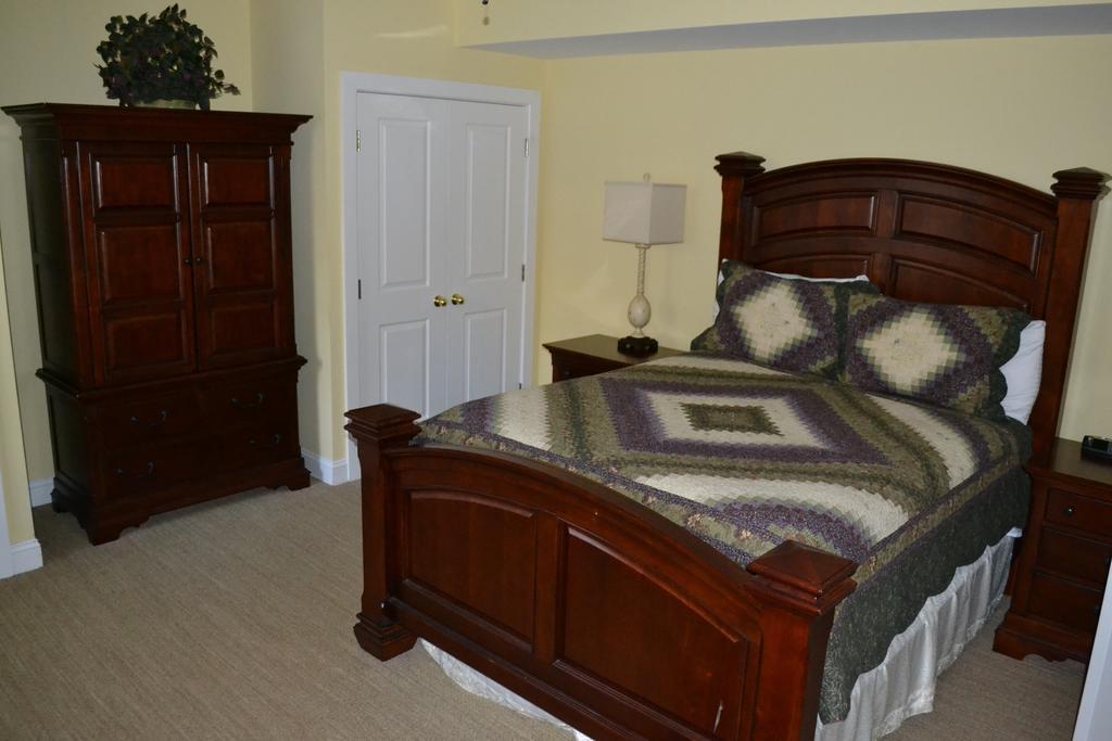 Posh, The Boutique At Biltmore Village 3*