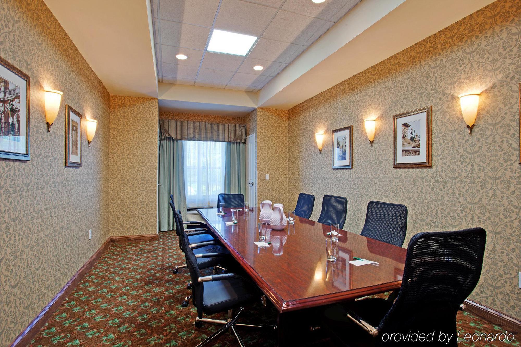 Country & By Radisson, West Near Biltmore Hotel 3*