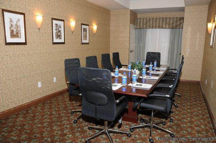 Hotel Country & By Radisson, West Near Biltmore 3*