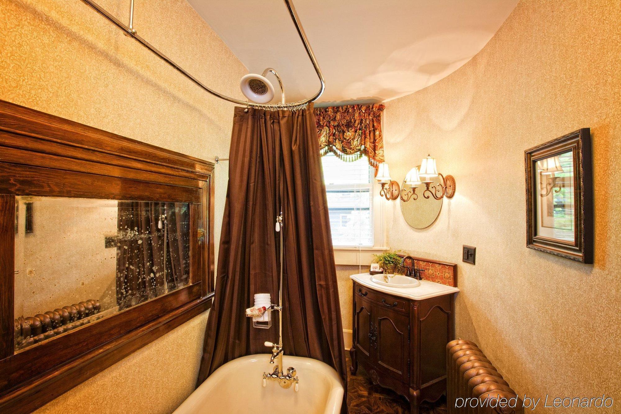 1900 On Montford 4* Asheville
