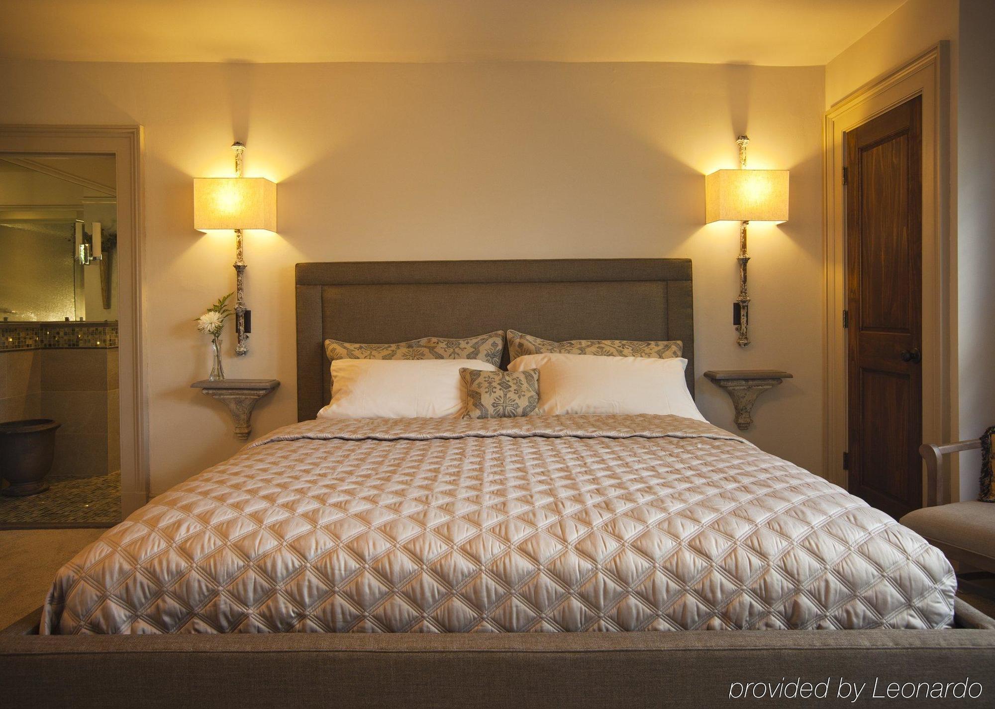 1900 On Montford Bed & Breakfast 4*