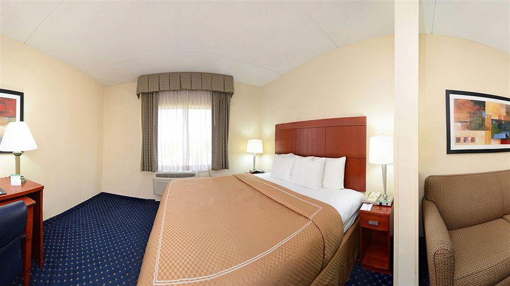 Comfort Outlet Center Hotel 3*
