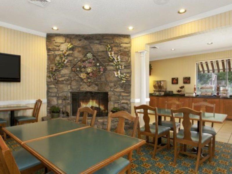 Comfort River Ridge Hotel