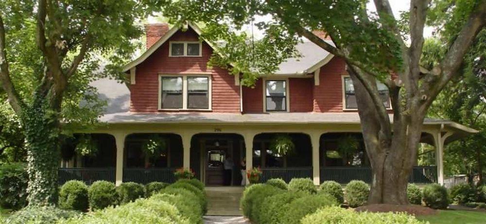 1900 On Montford Bed & Breakfast