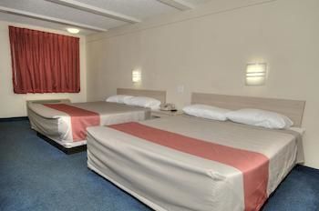 Super 8 By Wyndham Asheville/biltmore 2*