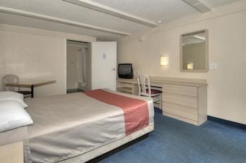 Super 8 By Wyndham Asheville/biltmore