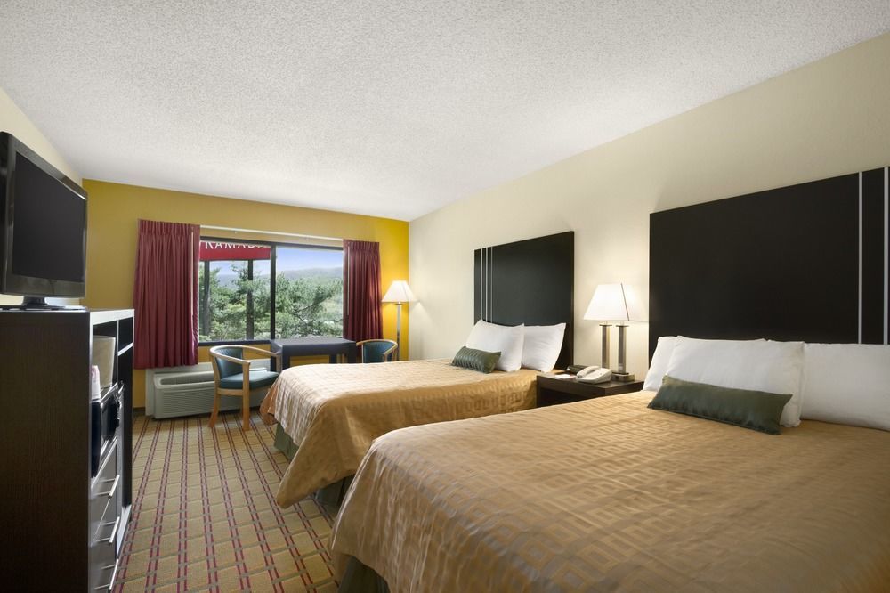 Hotel Ramada By Wyndham Southeast