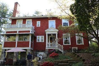 The Applewood Manor Bed & Breakfast 4*