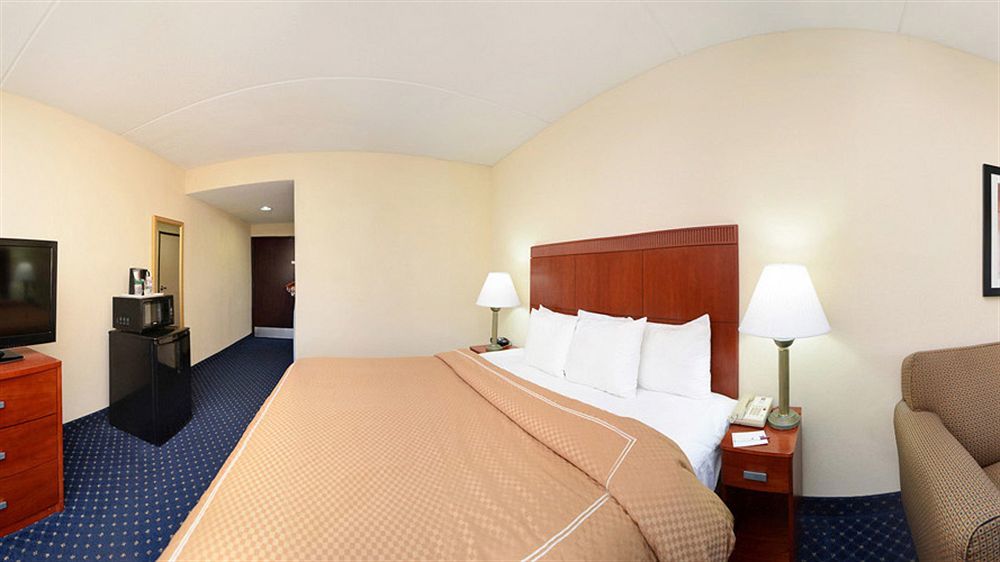 Hotel Comfort Outlet Center