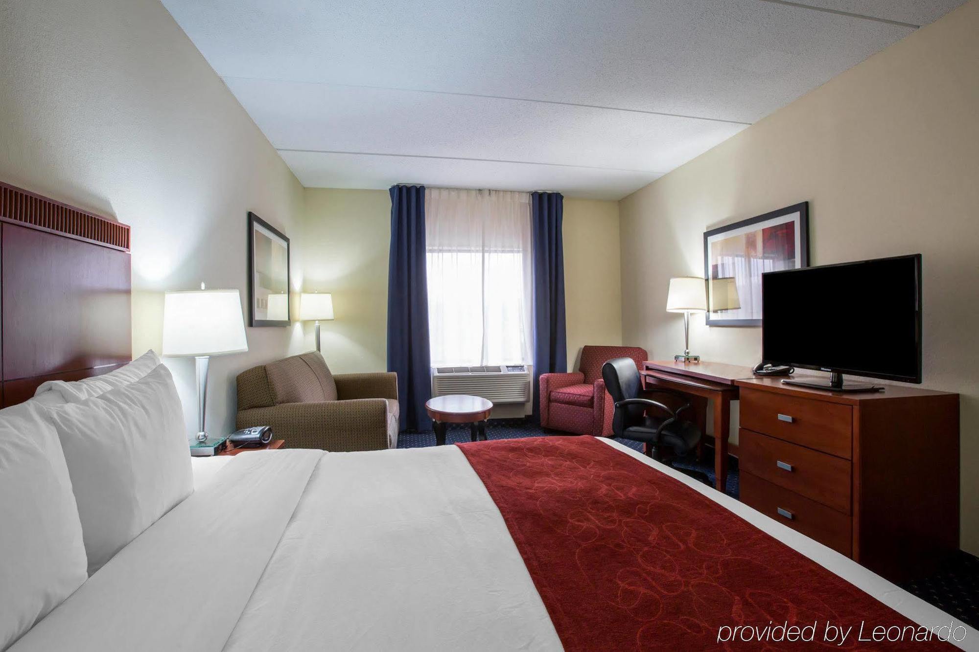 Comfort Outlet Center 3* Asheville