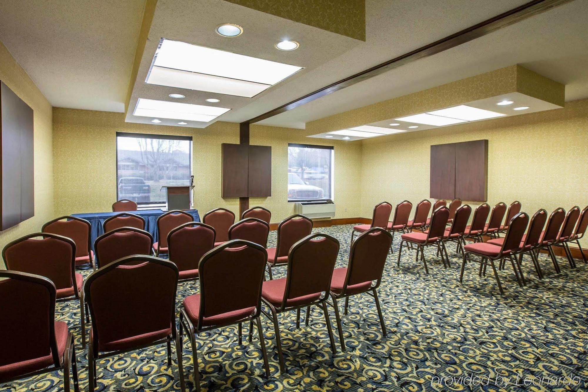 Comfort Outlet Center Hotel