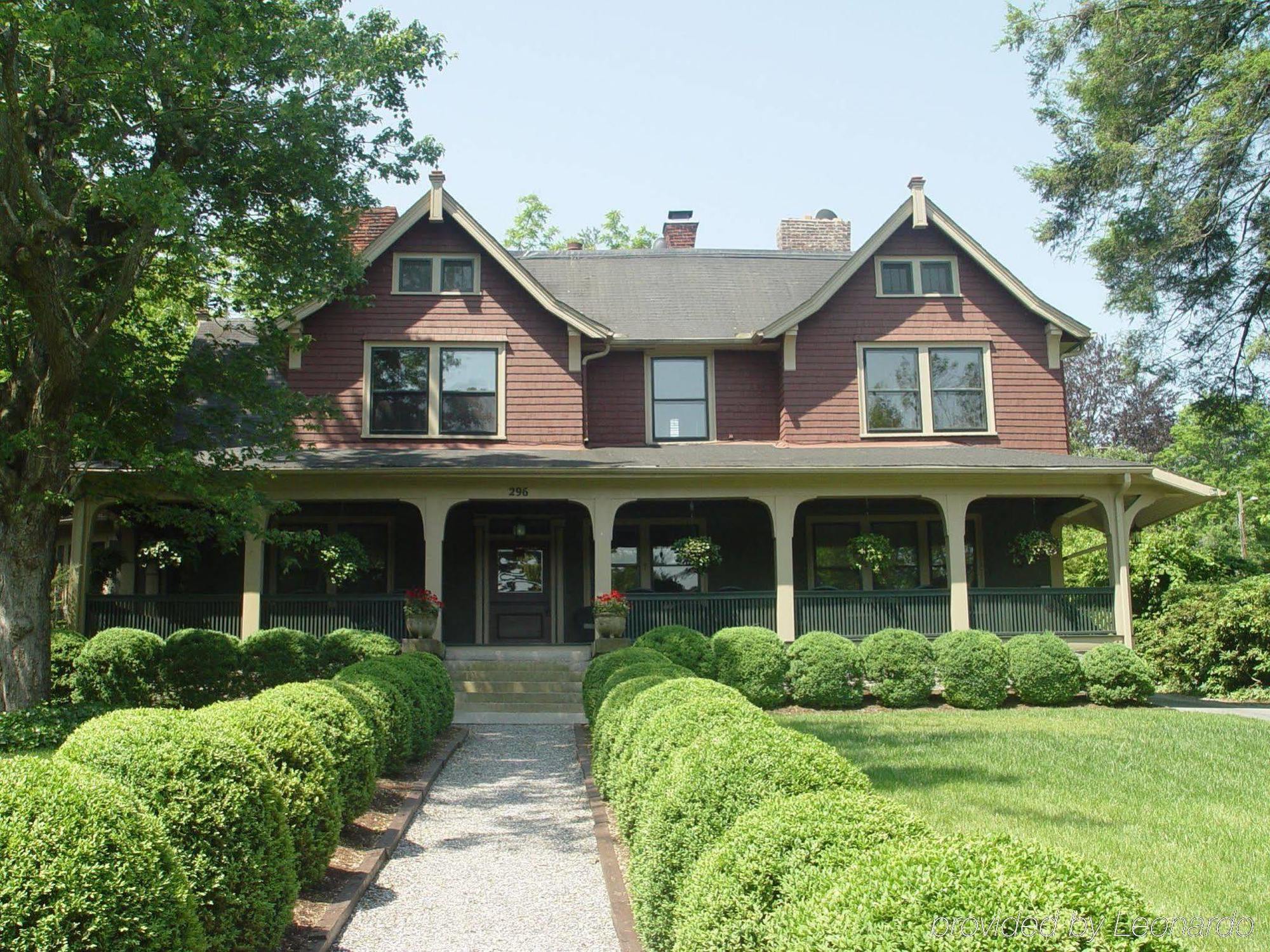 1900 On Montford Bed & Breakfast 4*