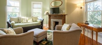 Hotel Hill House 3*
