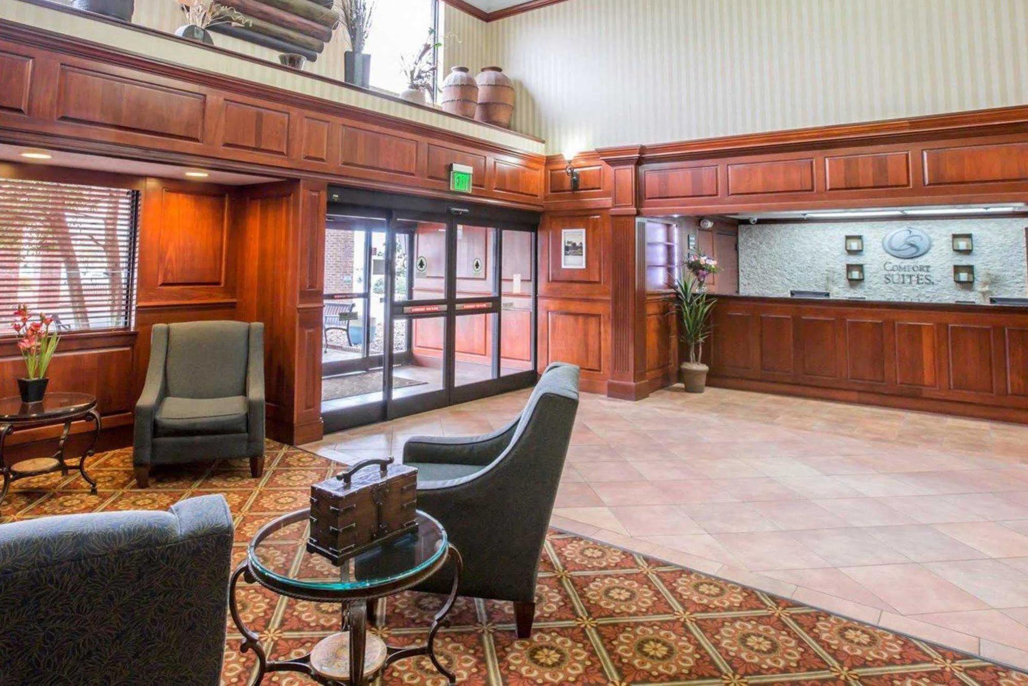 Comfort Outlet Center Hotel 3*