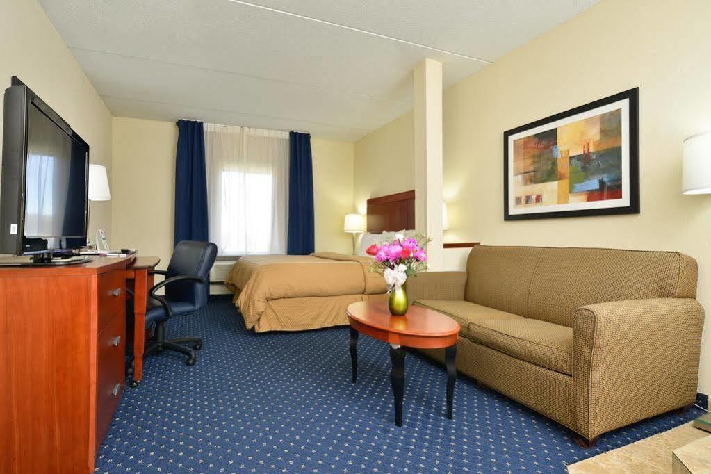 Comfort Outlet Center 3* Asheville