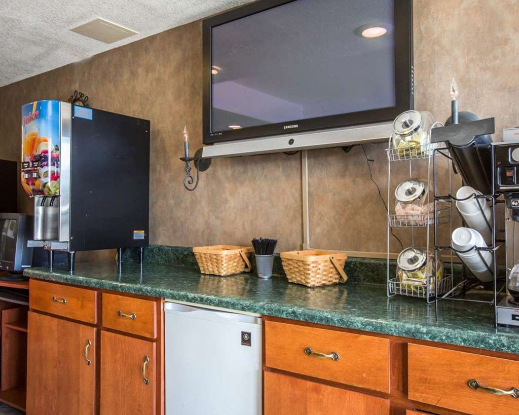 Rodeway & Near Outlet Mall - Hotel 2*