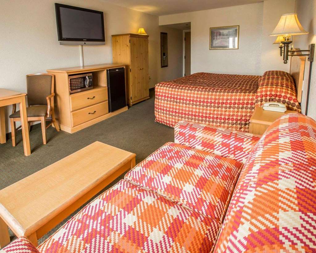 Rodeway & Near Outlet Mall - 2* Asheville