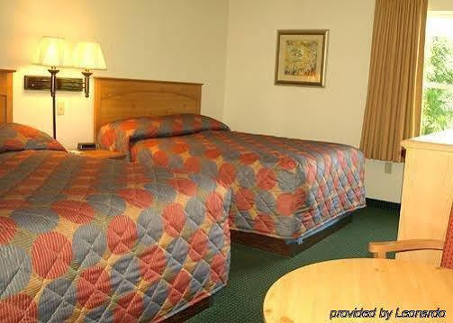 Rodeway & Near Outlet Mall - Hotel 2*