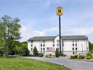 Rodeway & Near Outlet Mall - Hotel 2*